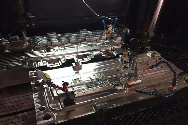 <strong>南京藝匠精密加工知識(shí)分享：數(shù)控精密機(jī)械加工應(yīng)用范圍</strong>