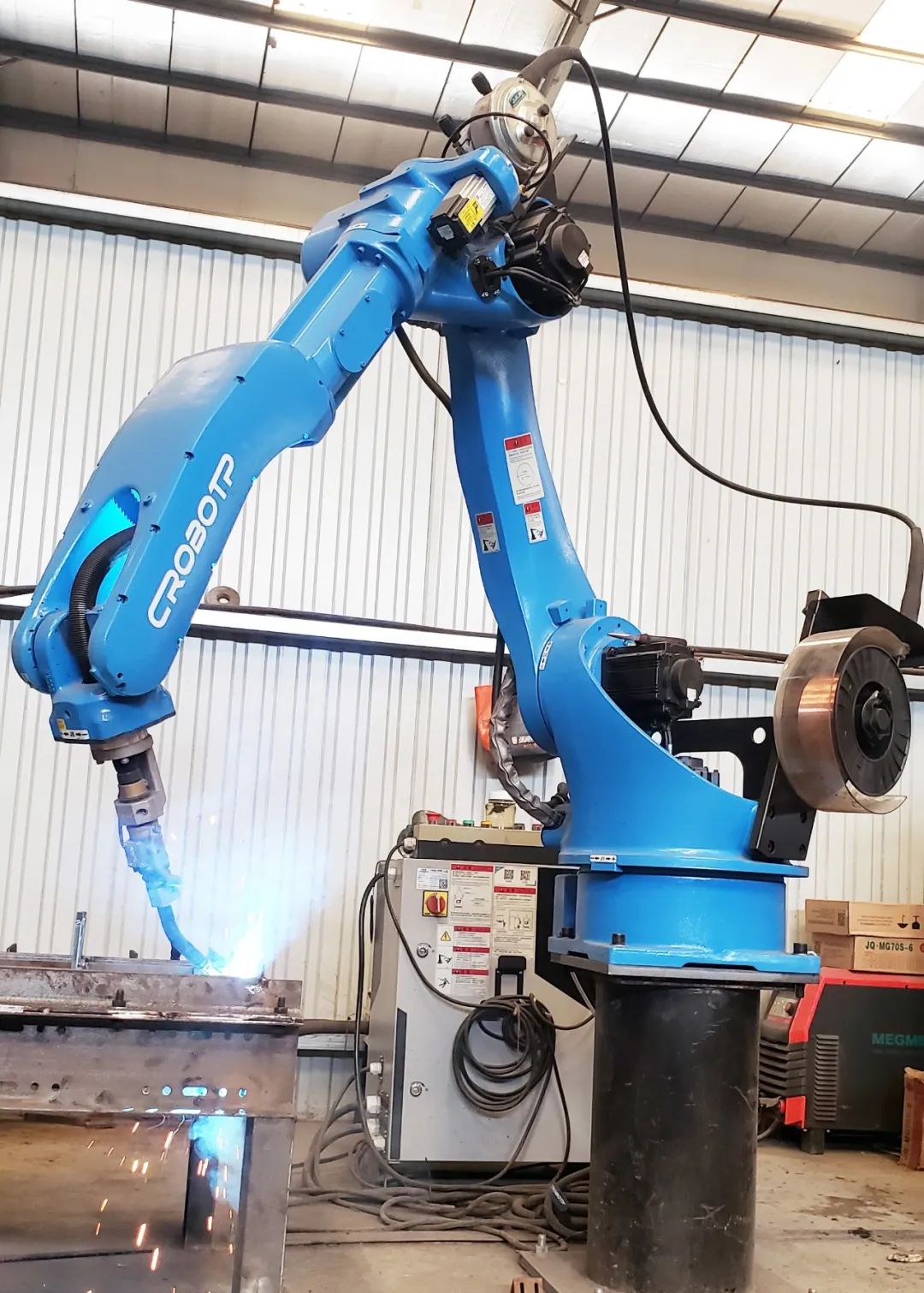 高效焊接機器人，開創(chuàng)精密加工新時代！ 